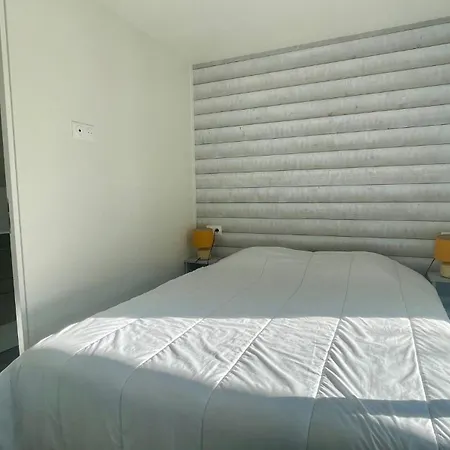 Maison d'hôtes In A Calm And Relaxing Setting With Heated Swimming Pool And Jacuzzi 3*