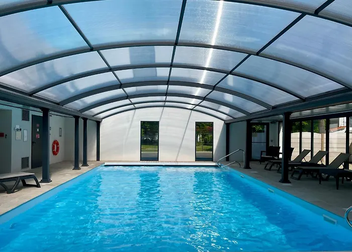 In A Calm And Relaxing Setting With Heated Swimming Pool And Jacuzzi 3* Les Mathes