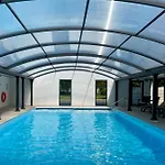 In A Calm And Relaxing Setting With Heated Swimming Pool And Jacuzzi 3* 莱马特