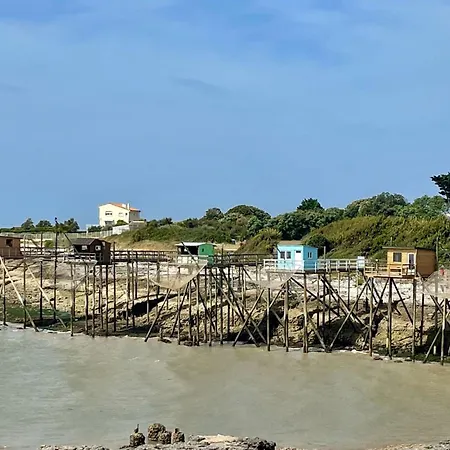 Guest house In A Calm And Relaxing Setting With Heated Swimming Pool And Jacuzzi 3*