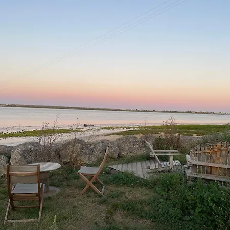 In A Calm And Relaxing Setting With Heated Swimming Pool And Jacuzzi Guest house 3*