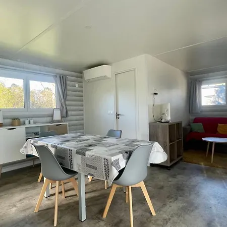 In A Calm And Relaxing Setting With Heated Swimming Pool And Jacuzzi