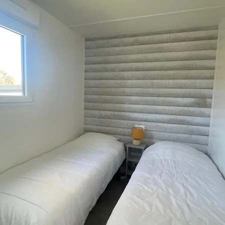 In A Calm And Relaxing Setting With Heated Swimming Pool And Jacuzzi Vendégház 3*
