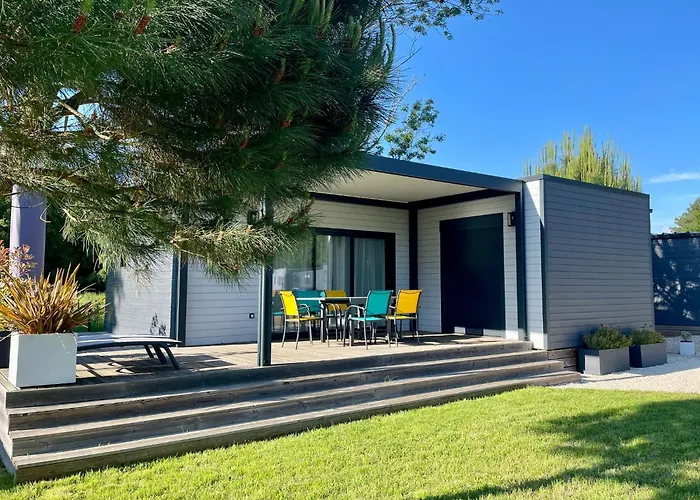 In A Calm And Relaxing Setting With Heated Swimming Pool And Jacuzzi Guest house 3*