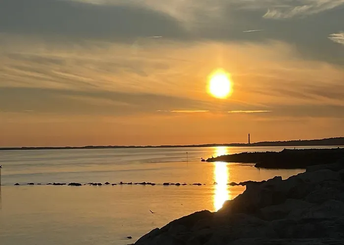 In A Calm And Relaxing Setting With Heated Swimming Pool And Jacuzzi 3*