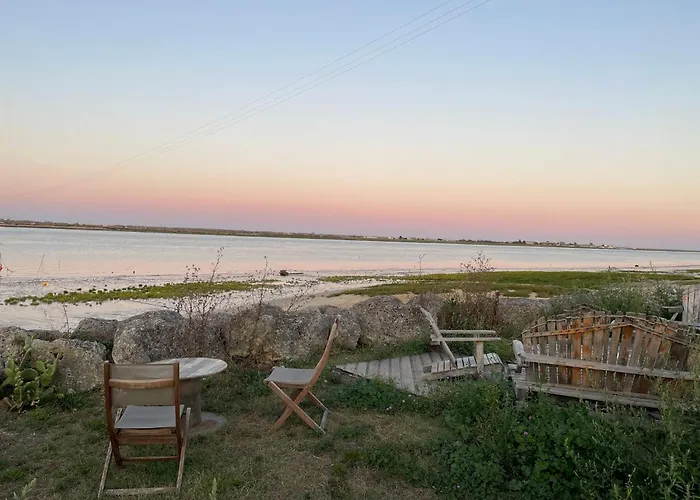 In A Calm And Relaxing Setting With Heated Swimming Pool And Jacuzzi Guest house 3*